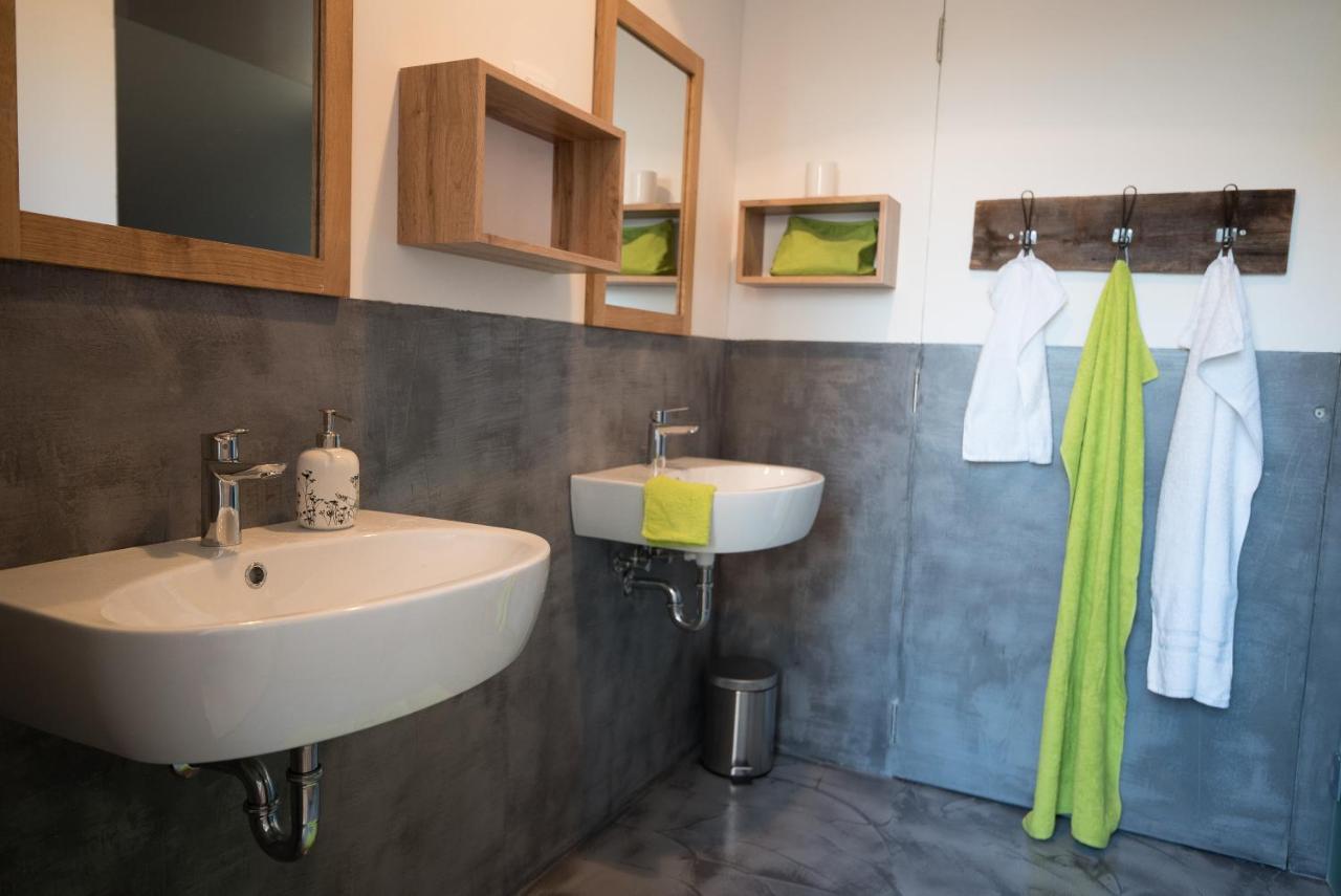 Hisa Sonca Toti Breg Guest House Svecina Luaran gambar